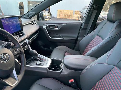 2025 Toyota RAV4 Hybrid SE