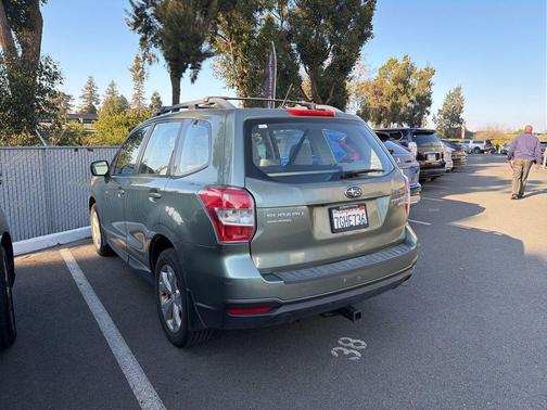 2015 Subaru Forester 2.5i