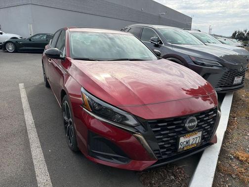 2023 Nissan Altima SR FWD