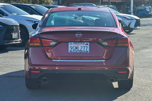 2023 Nissan Altima SR FWD