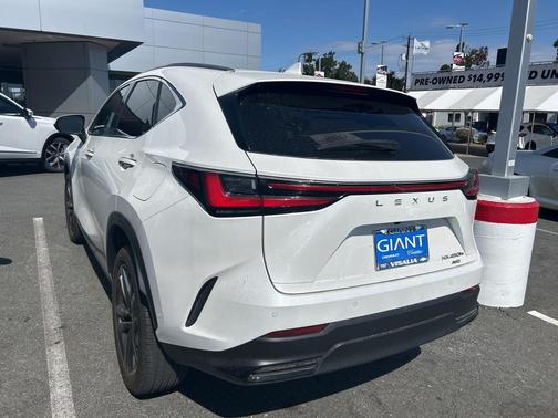 2023 Lexus NX 450h+ Luxury