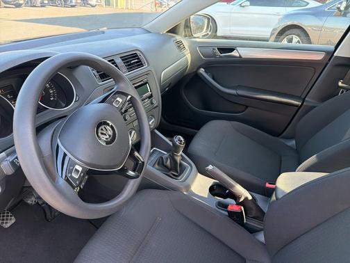 2015 Volkswagen Jetta Man SE