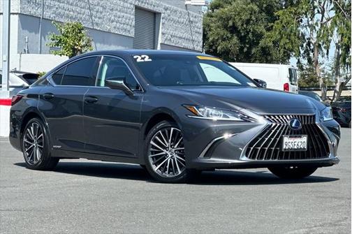 2022 Lexus ES 300h Base