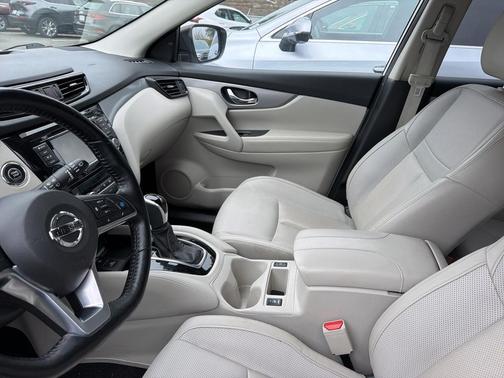 2020 Nissan Rogue Sport SL