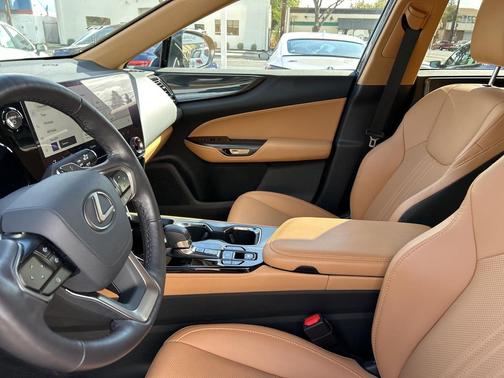 2025 Lexus NX 350h Premium