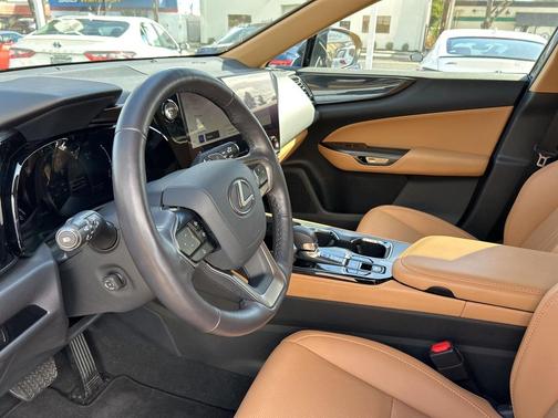 2025 Lexus NX 350h Premium