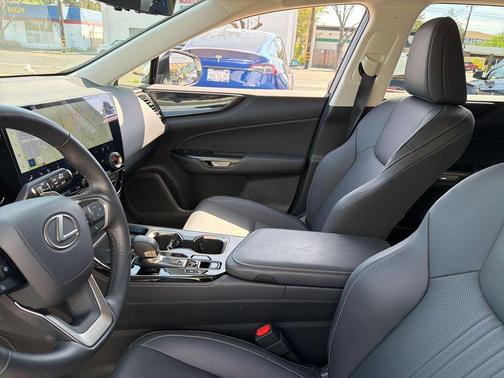 Eminent White Pearl 2025 Lexus NX 350h Premium