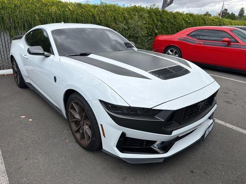 Oxford White 2024 Ford Mustang Dark Horse Fastback