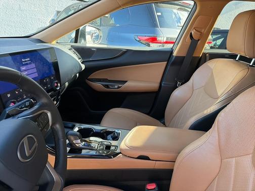 2022 Lexus NX 350h Luxury
