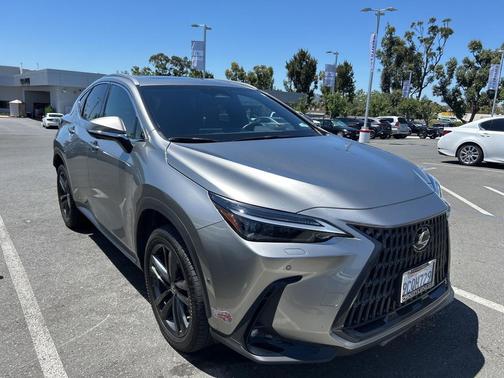 2022 Lexus NX 450h+ Luxury