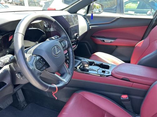 2022 Lexus NX 450h+ Luxury