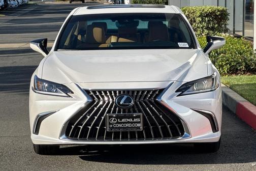 2025 Lexus ES 300h Base
