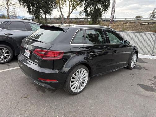 2016 Audi A3 e-tron 1.4T Tech Premium Plus