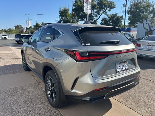 2025 Lexus NX 350h Premium
