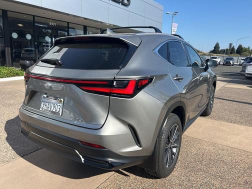 2025 Lexus NX 350h Premium