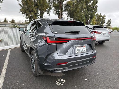 2025 Lexus NX 350h Premium