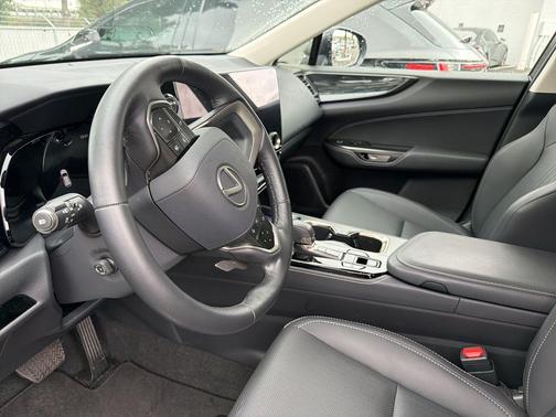 2025 Lexus NX 350h Premium