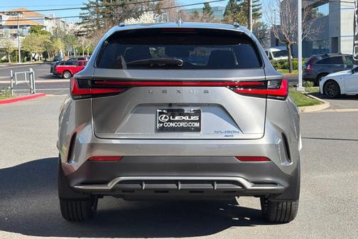 2026 Lexus NX 450h+ F SPORT Handling
