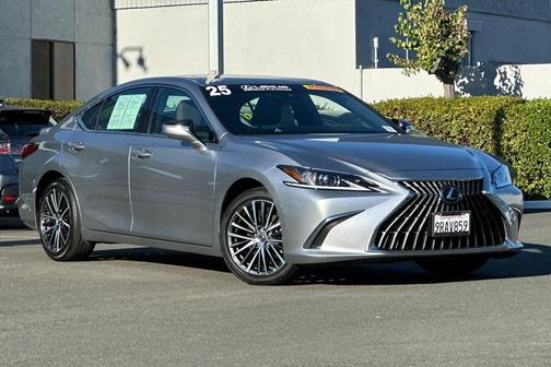 2025 Lexus ES 300h Base