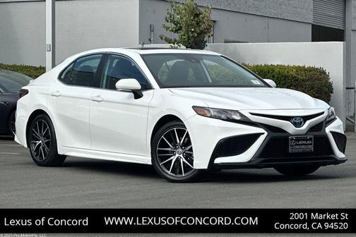 2024 Toyota Camry Hybrid SE