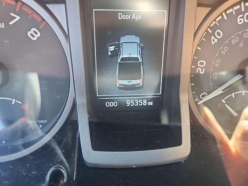 Ice Cap 2023 Toyota Tacoma TRD Sport
