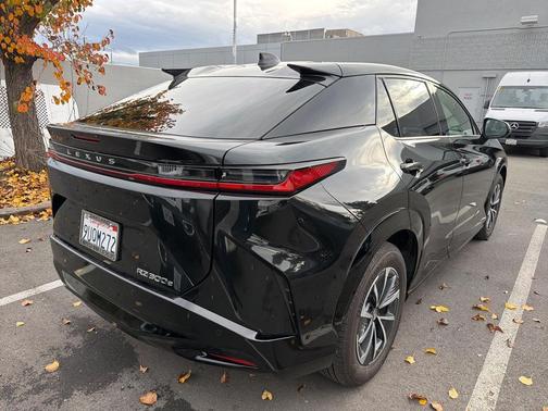 2025 Lexus RZ 300e 300e Premium