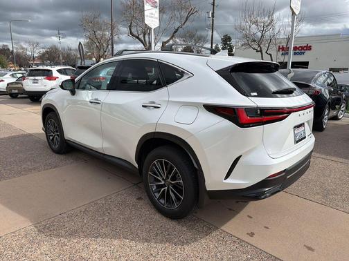 2025 Lexus NX 350h Premium