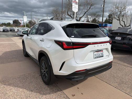 2025 Lexus NX 350h Premium
