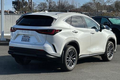 2025 Lexus NX 350h Premium