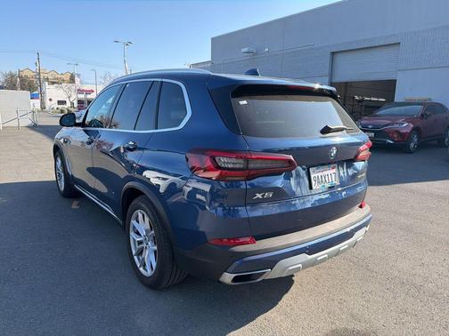 2022 BMW X5 PHEV xDrive45e