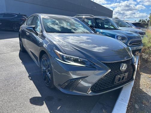 2024 Lexus ES 300h F SPORT Handling