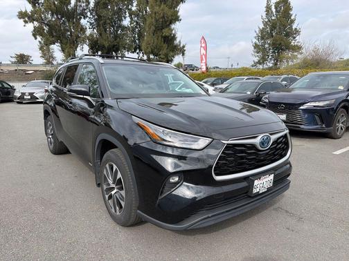 2023 Toyota Highlander Hybrid XLE