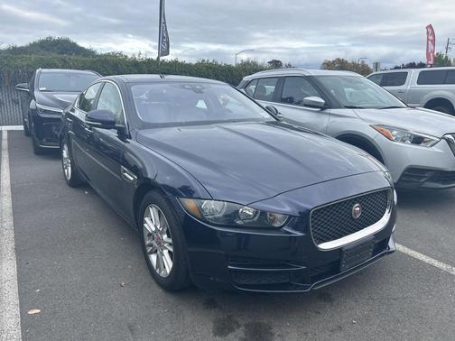 2017 Jaguar XE 25t Premium