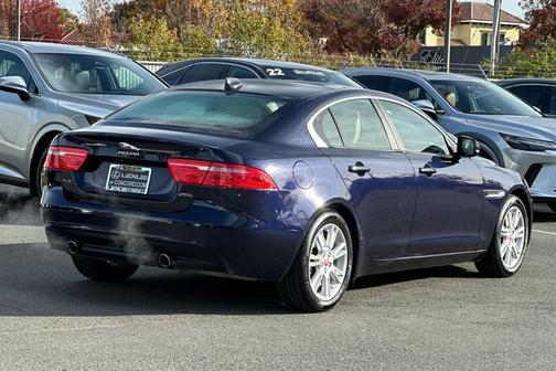 2017 Jaguar XE 25t Premium