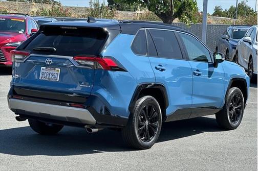 2022 Toyota RAV4 Hybrid SE