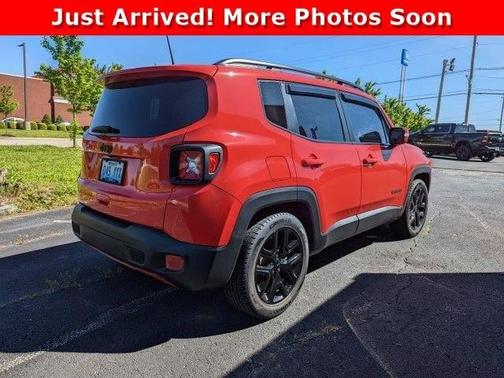 Photo 5 of 8 of 2018 Jeep Renegade Latitude