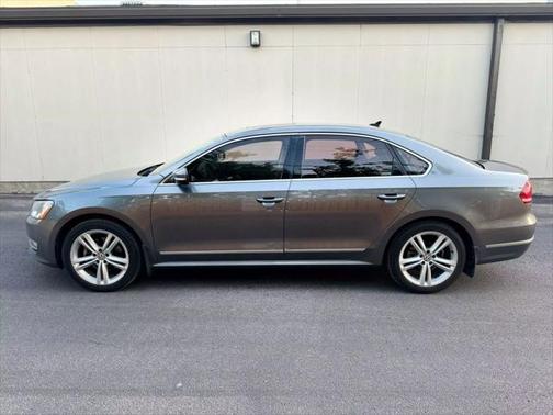 2014 Volkswagen Passat 1.8T Auto SEL Premium