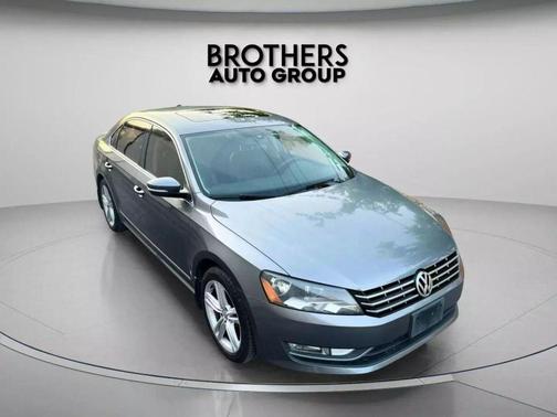 2014 Volkswagen Passat 1.8T Auto SEL Premium