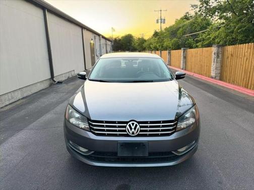 2014 Volkswagen Passat 1.8T Auto SEL Premium