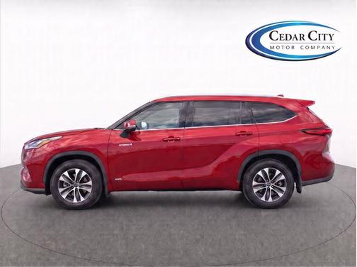 Pearl 2020 Toyota Highlander XLE