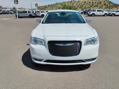 2017 Chrysler 300C BASE