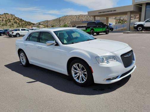2017 Chrysler 300C BASE