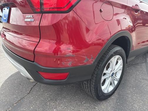 RUBY RED METALLIC TINTED CC 2019 Ford Escape SEL