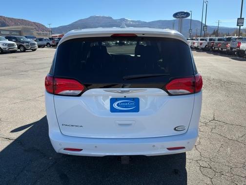 2018 Chrysler Pacifica LX