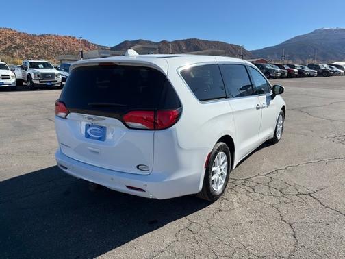 2018 Chrysler Pacifica LX