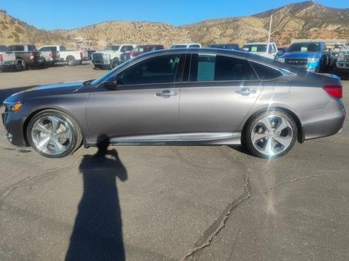 2018 Honda Accord TOURING 2.0T