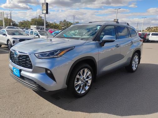 2023 Toyota Highlander LIMITED