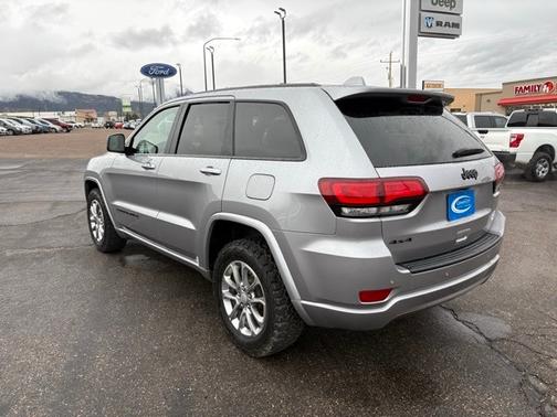 2020 Jeep Grand Cherokee LAREDO