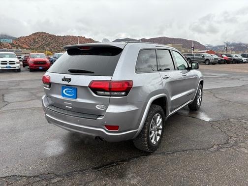 2020 Jeep Grand Cherokee LAREDO