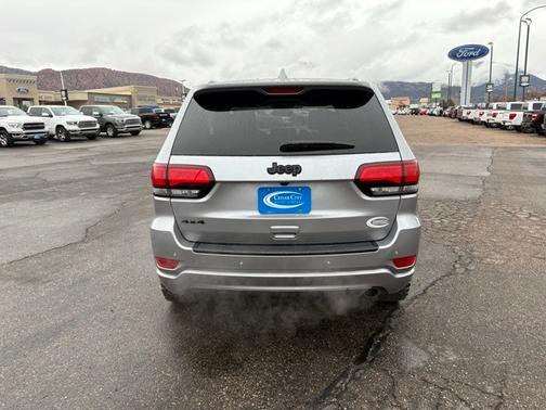 2020 Jeep Grand Cherokee LAREDO